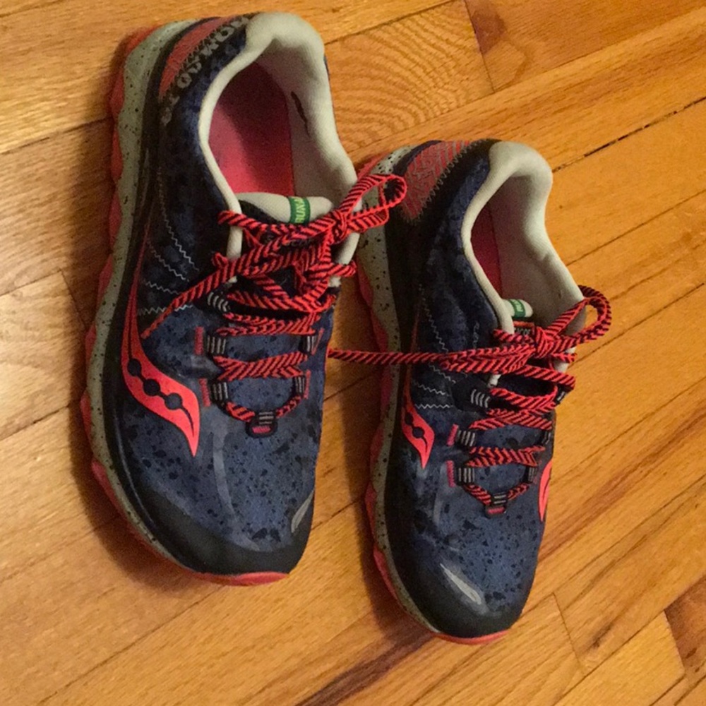 Saucony nomad trail running shoes
